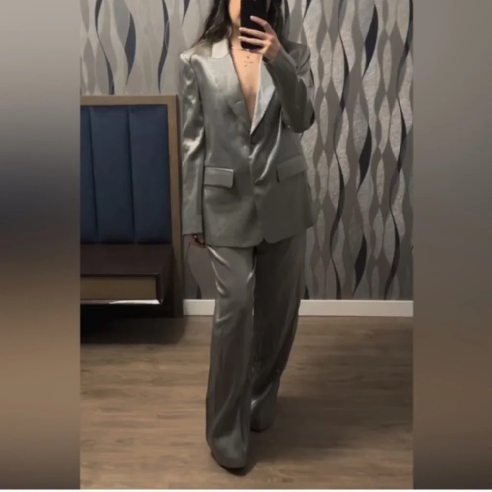 Zara Women's Silver Satin Blazer Jacket (Size L)and maching Pants (Size XL) - Picture 4 of 7